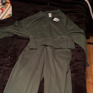 Reebok Pine Needle Crewneck Set